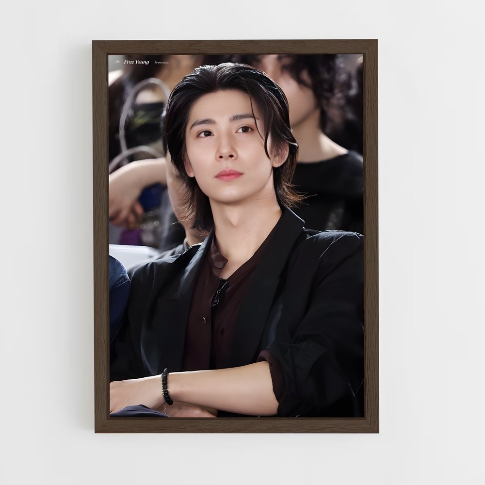 ap-hwiyoung-1 cadre Bois foncé
