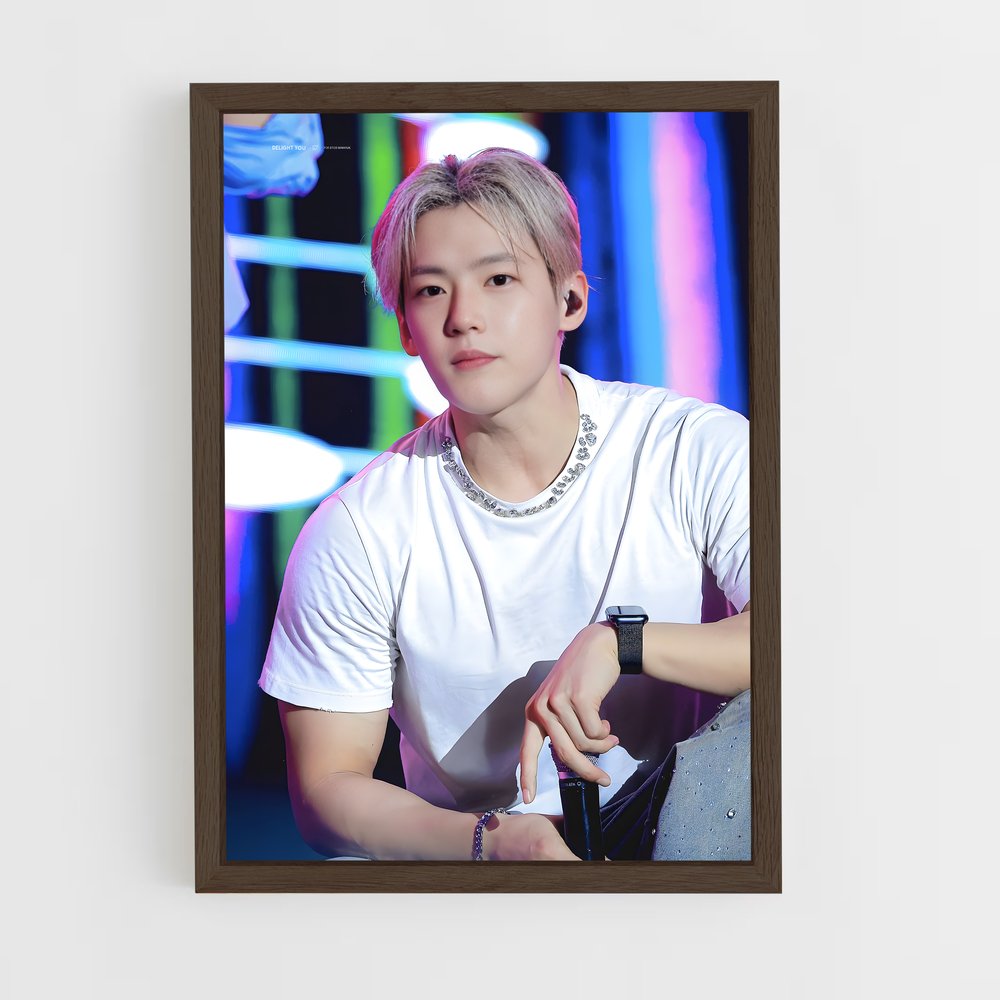ap-minhyuk-2 cadre Bois foncé