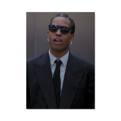 Poster Suit & Shades