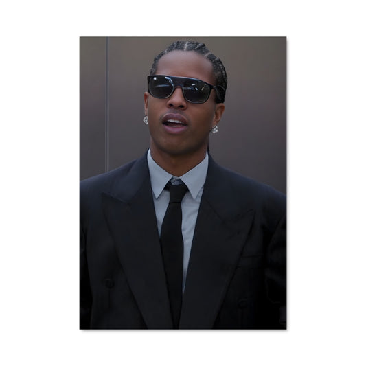 Poster Suit & Shades