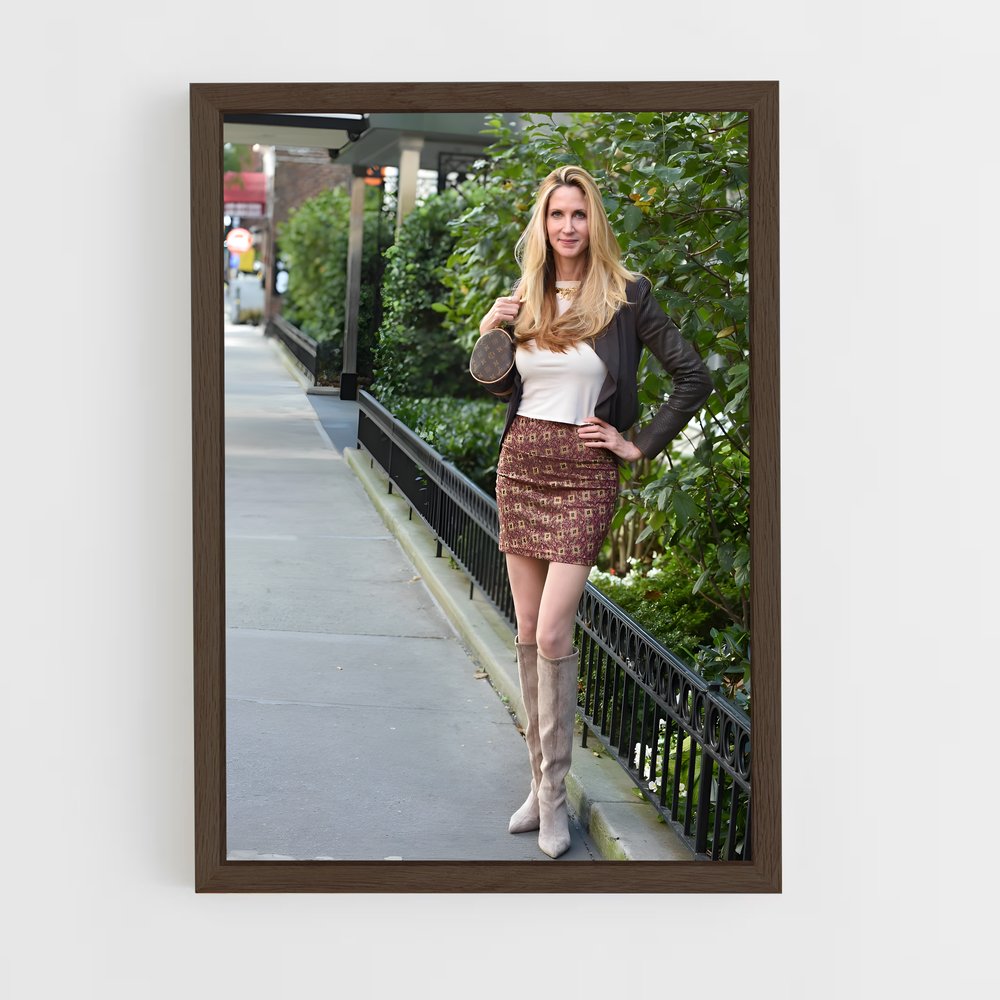 ap-ann coulter-4 cadre Bois foncé