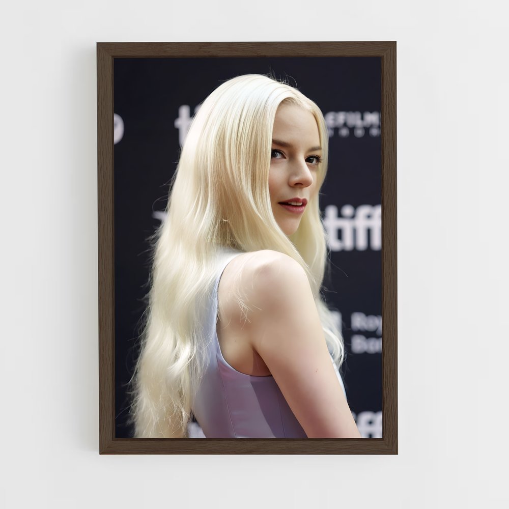 ap-anya taylor-joy-8 cadre Bois foncé
