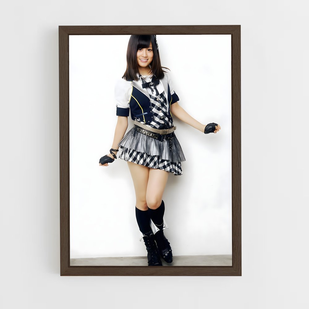 ap-atsuko maeda-1 cadre Bois foncé