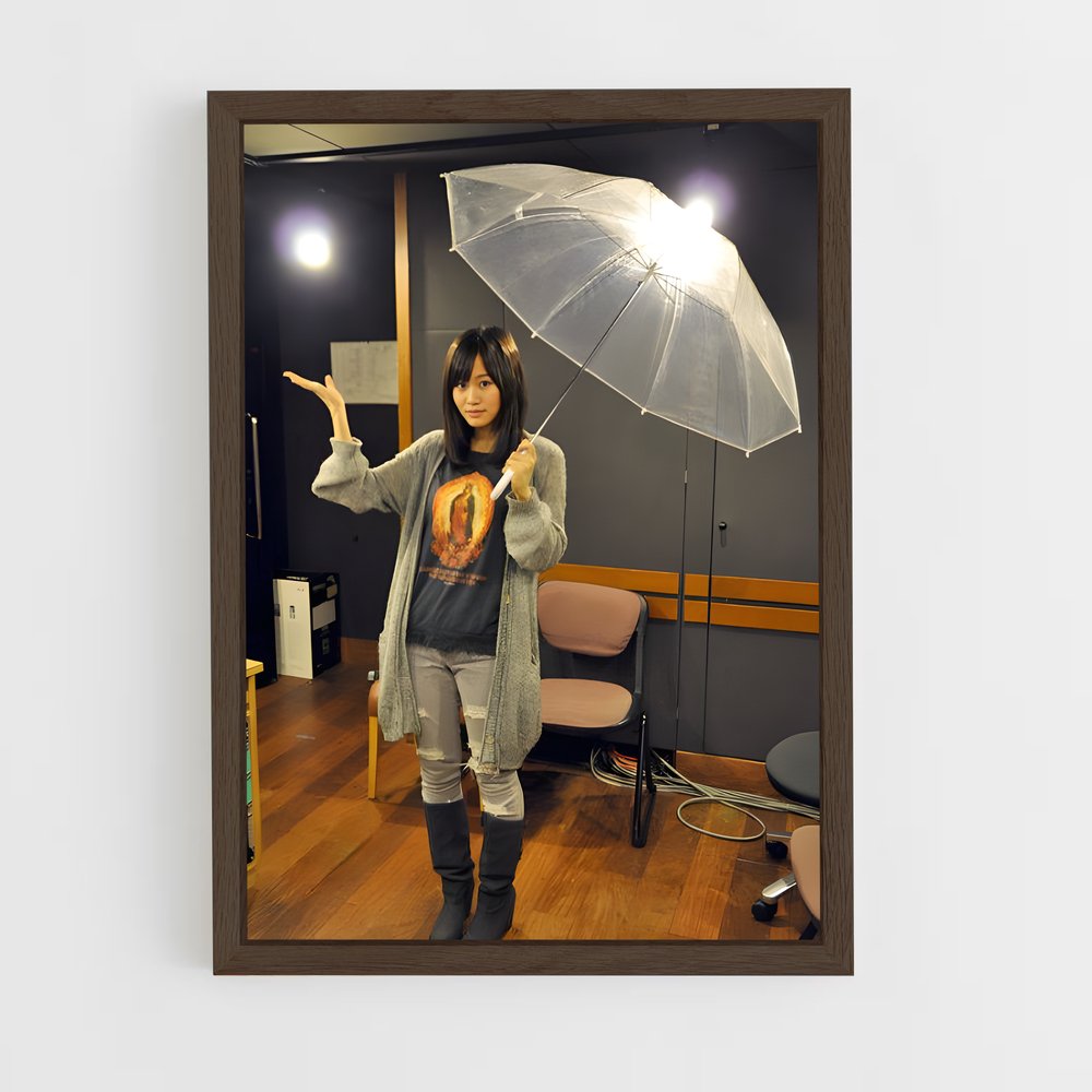 ap-atsuko maeda-3 cadre Bois foncé