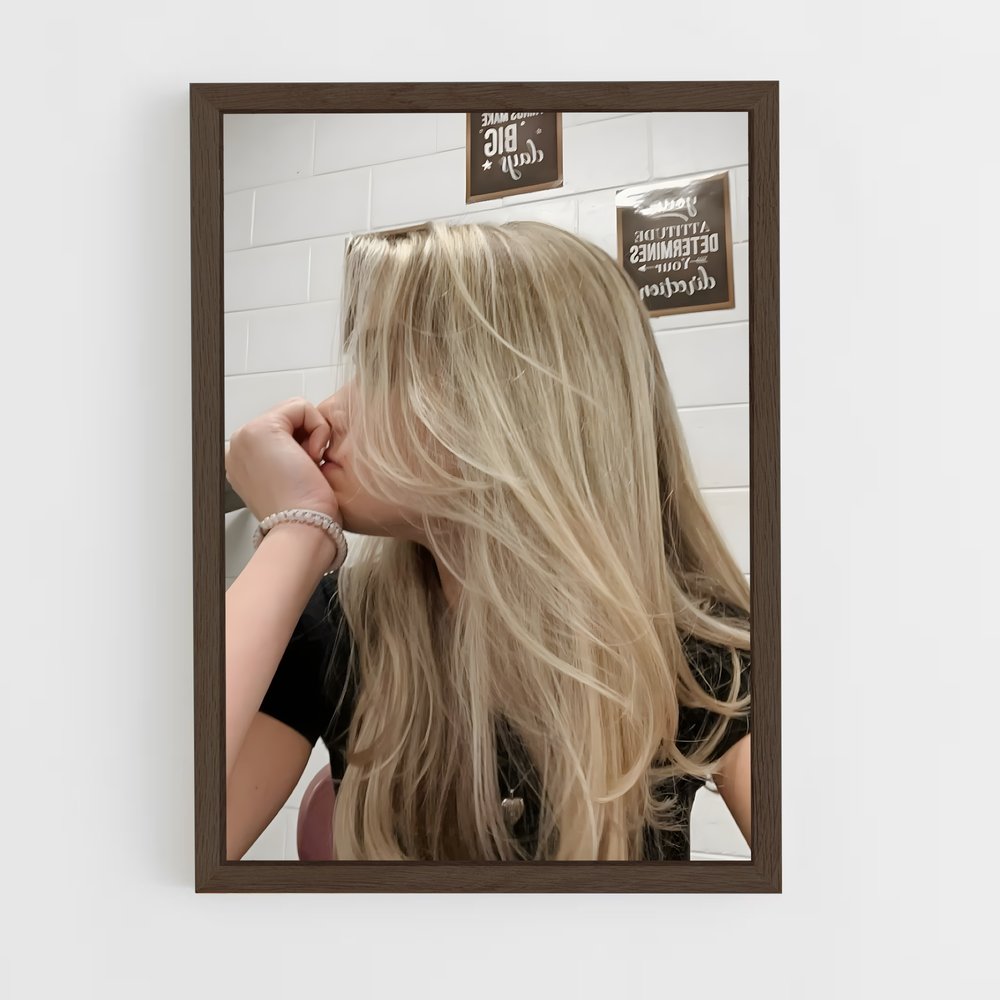ap-blonde hair-1 cadre Bois foncé
