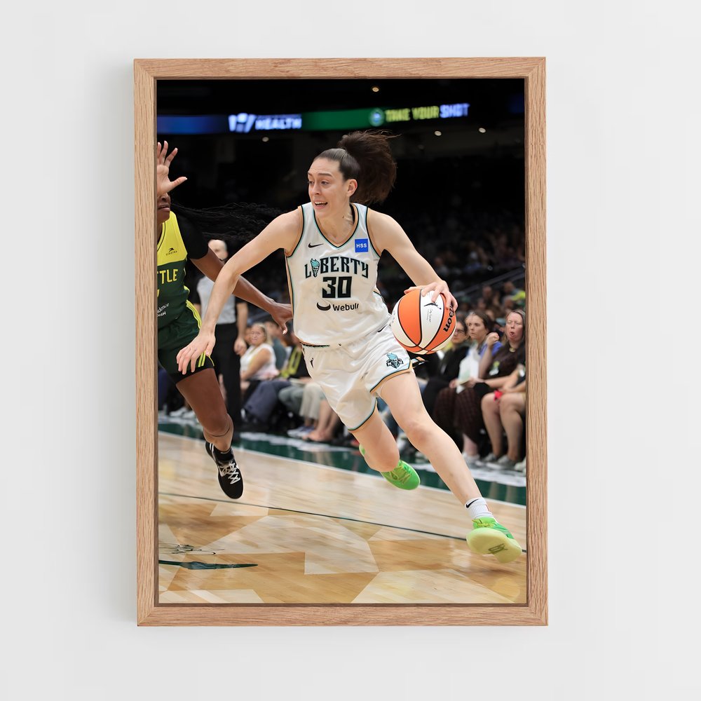 ap-breanna stewart-3 cadre Bois clair