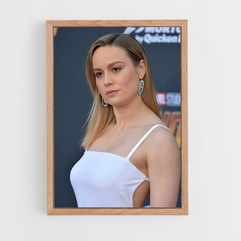 ap-brie larson-6 cadre Bois clair