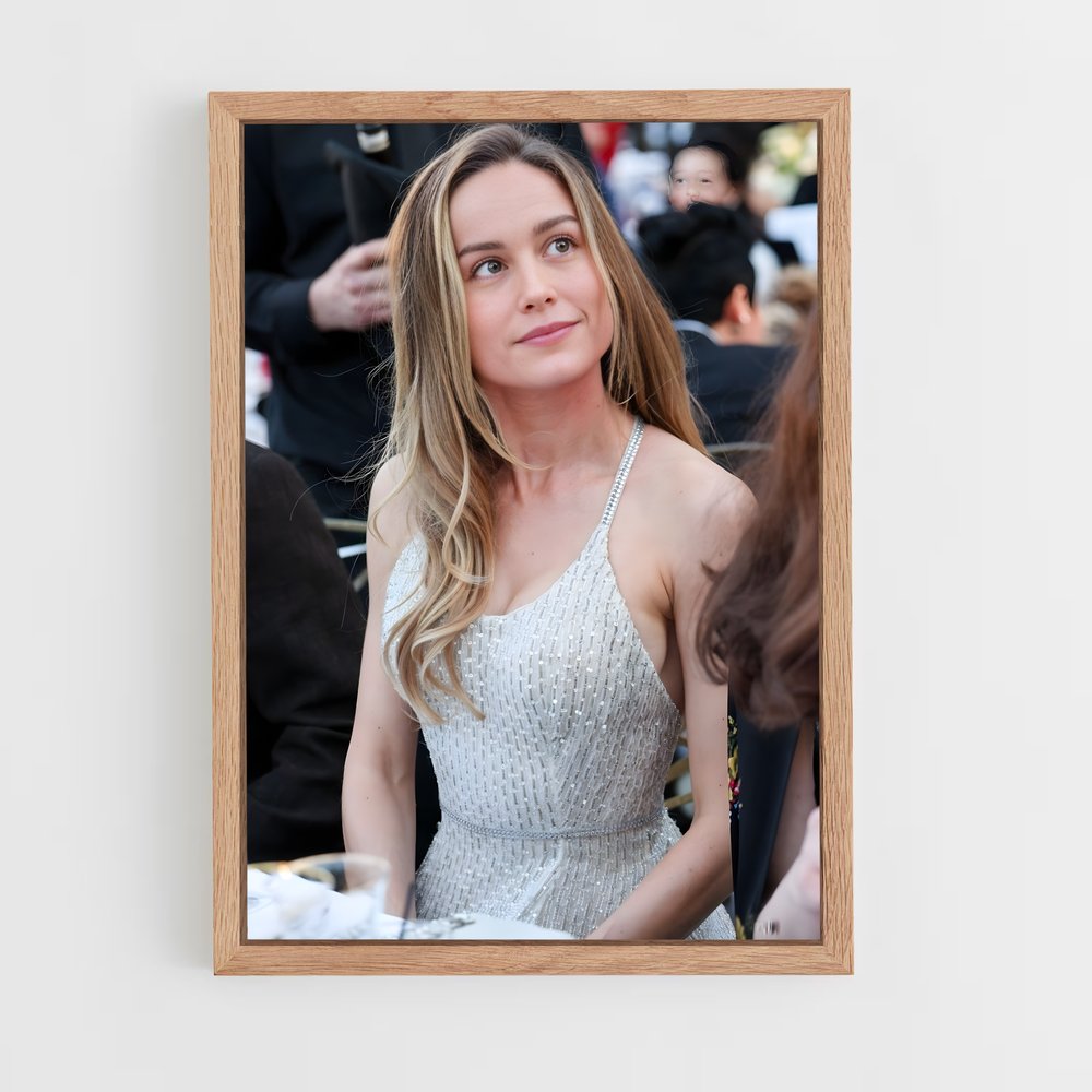 ap-brie larson-7 cadre Bois clair
