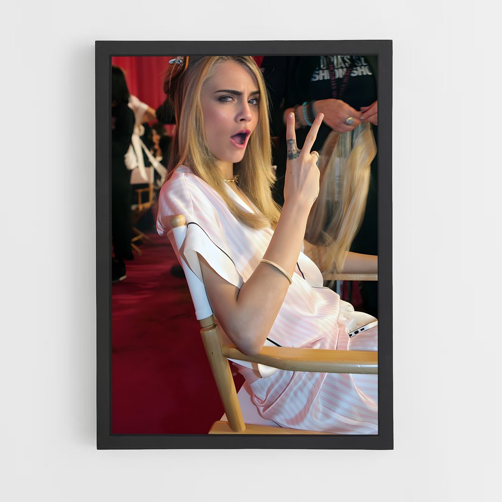 ap-cara delevingne-11 cadre Noir