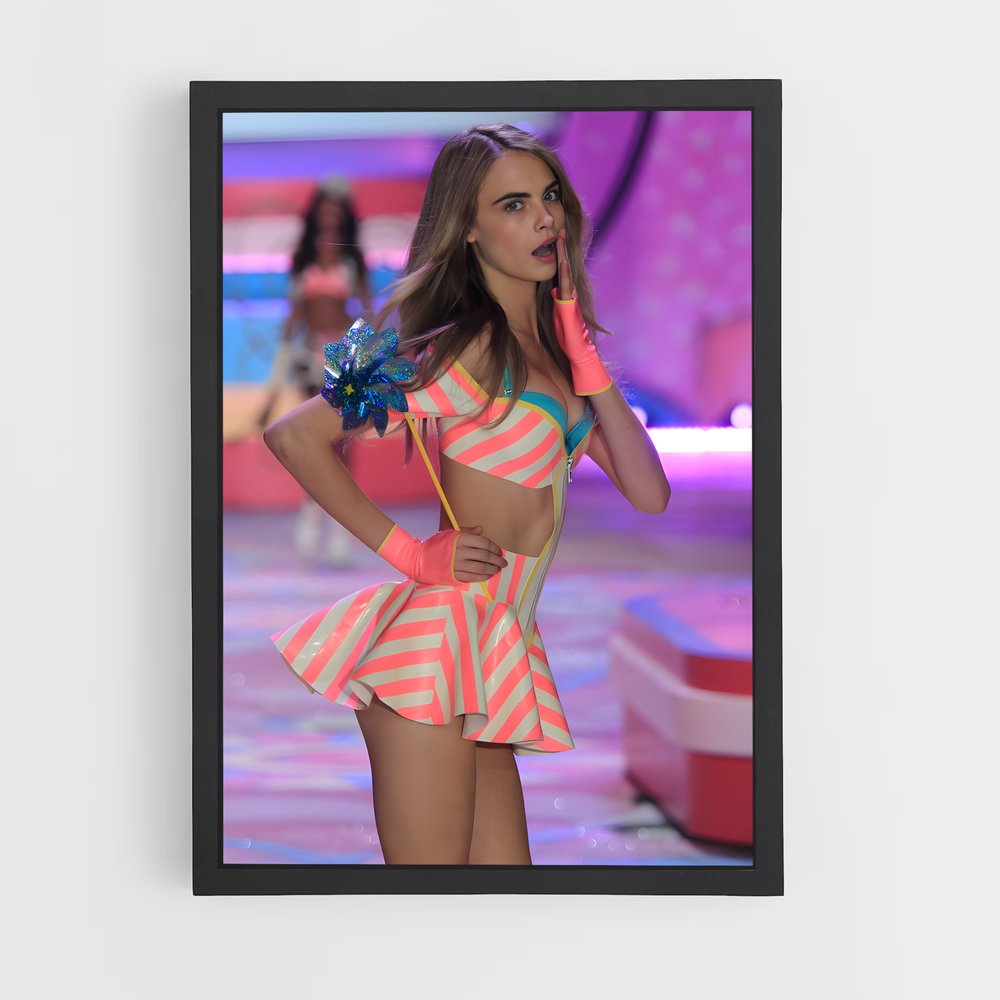 ap-cara delevingne-3 cadre Noir