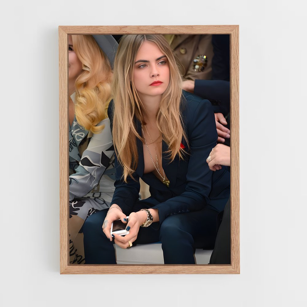 ap-cara delevingne-5 cadre Bois clair