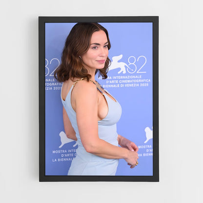 ap-emily blunt-11 cadre Noir