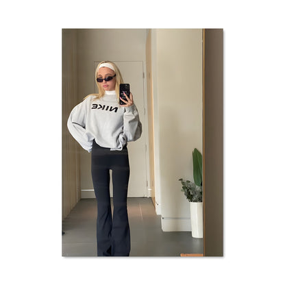 Poster Emma chamberlain 10404