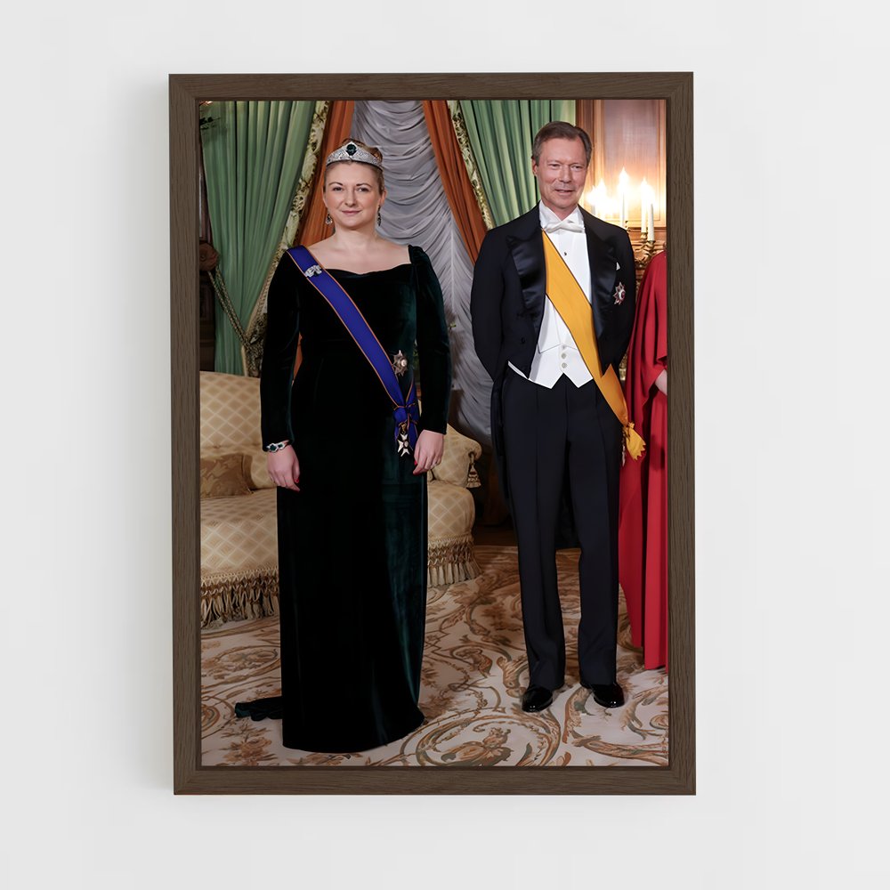 ap-hereditary grand duchess stephanie-7 cadre Bois foncé