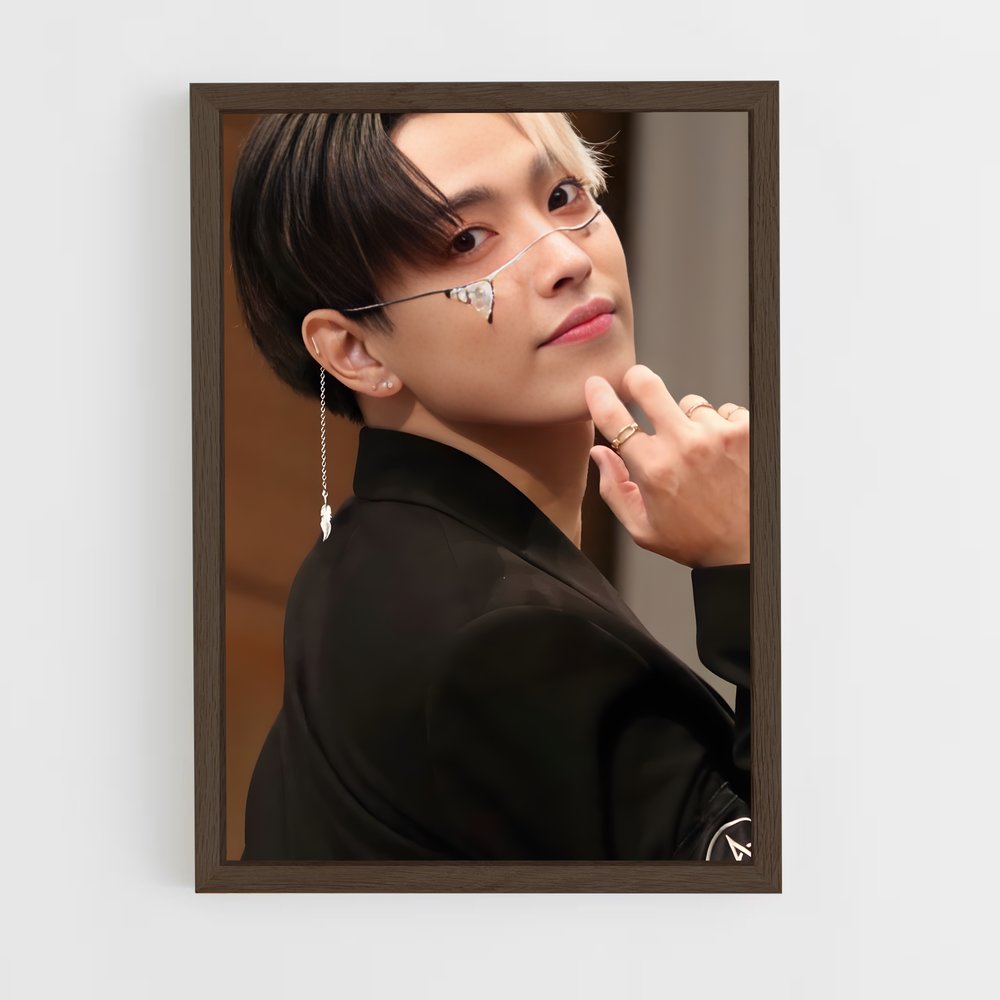 ap-hongjoong-8 cadre Bois foncé