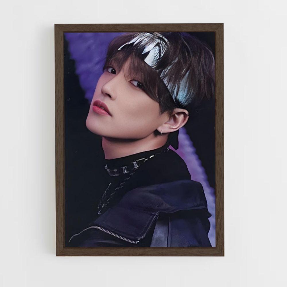 ap-hongjoong-9 cadre Bois foncé
