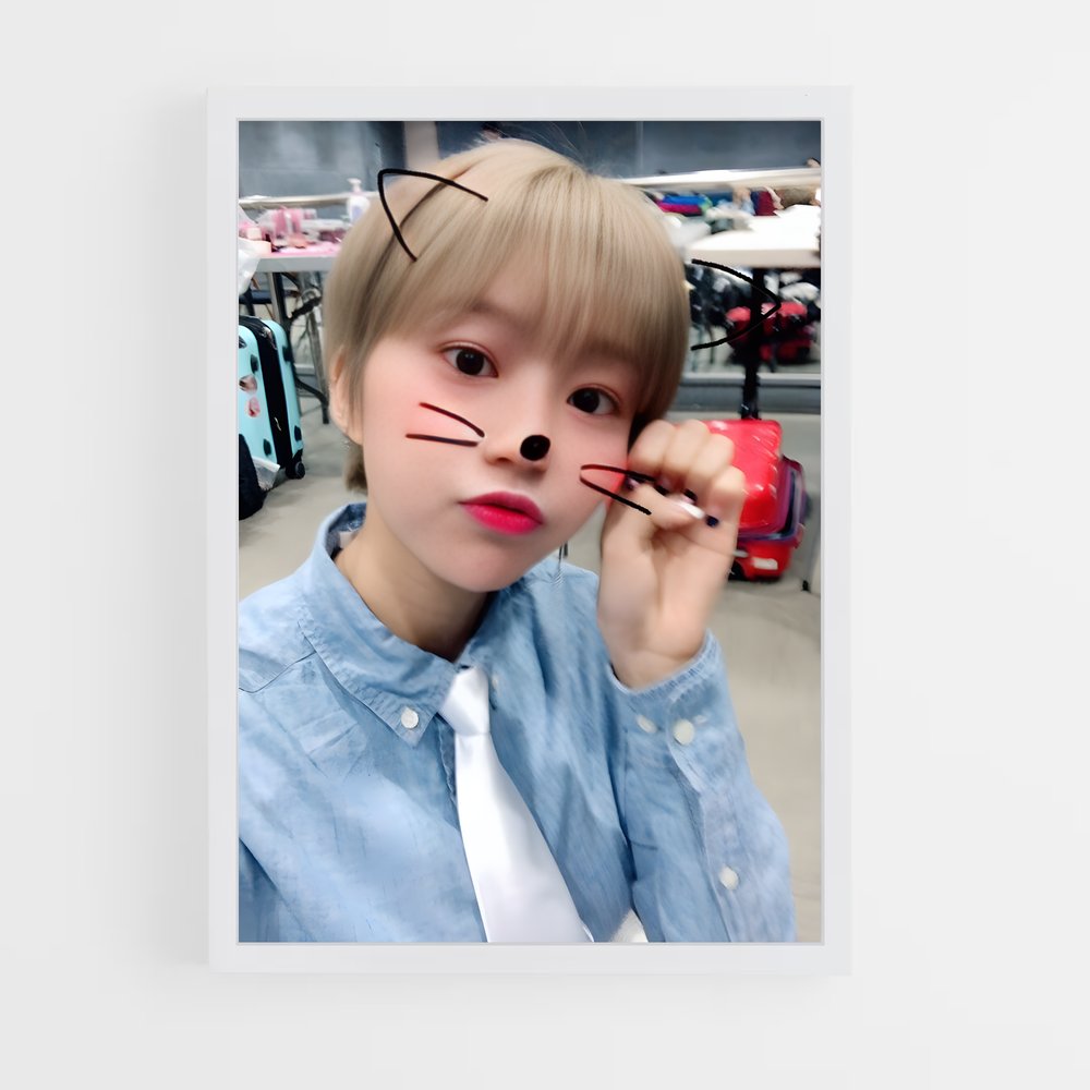 ap-hyebin-1 cadre Blanc