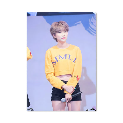 Poster La Fille au Pull Jaune