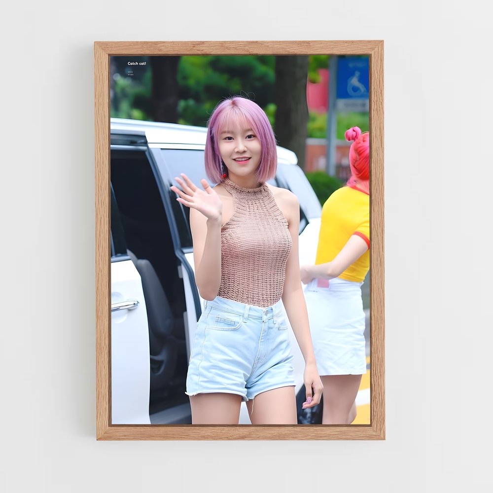 ap-hyebin-4 cadre Bois clair