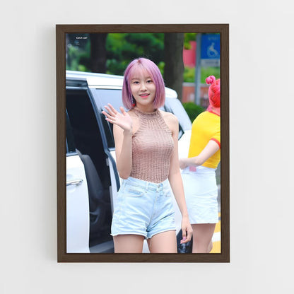 ap-hyebin-4 cadre Bois foncé