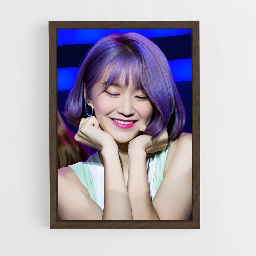 ap-hyebin-5 cadre Bois foncé