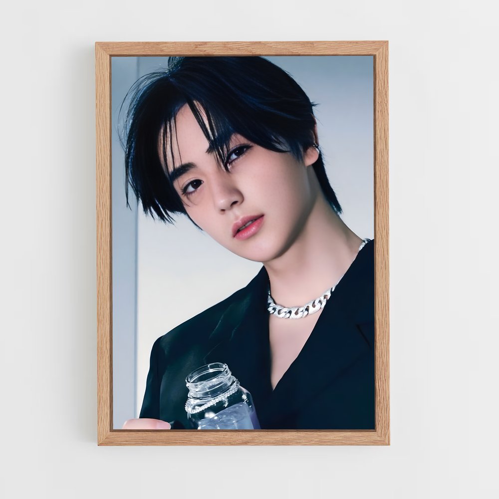 ap-hyunjae-1 cadre Bois clair