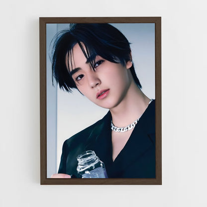 ap-hyunjae-1 cadre Bois foncé