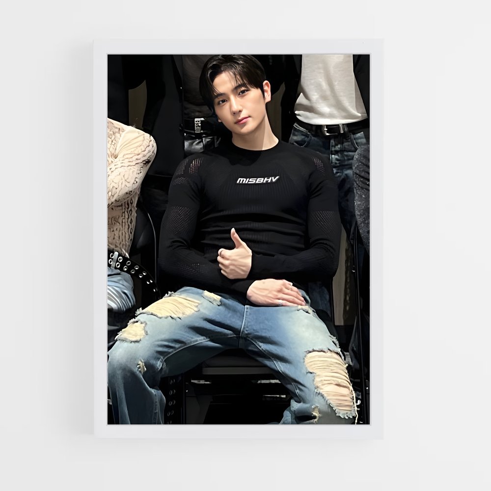 ap-hyunjae-5 cadre Blanc