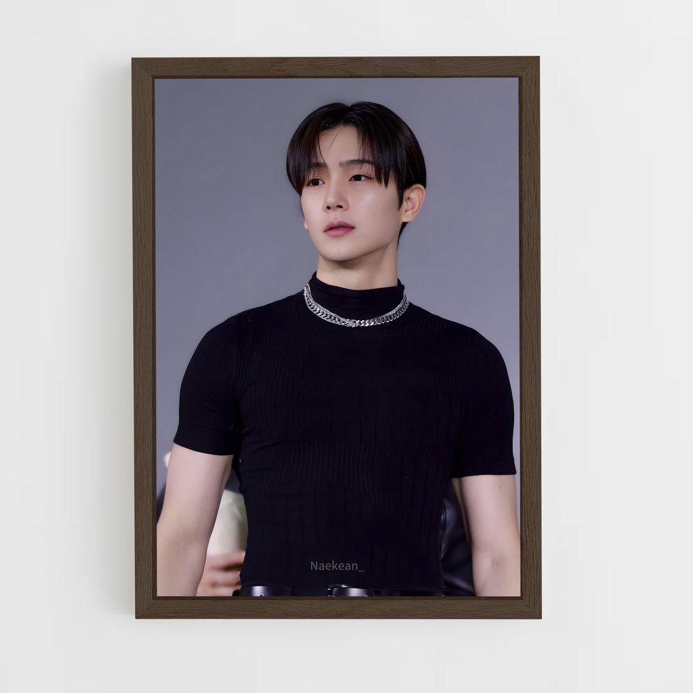 ap-hyunjae-6 cadre Bois foncé