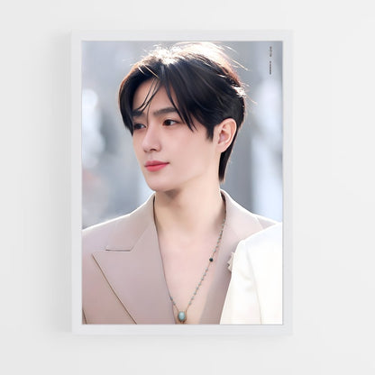 ap-hyunjae-7 cadre Blanc