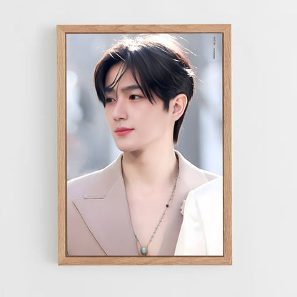 ap-hyunjae-7 cadre Bois clair