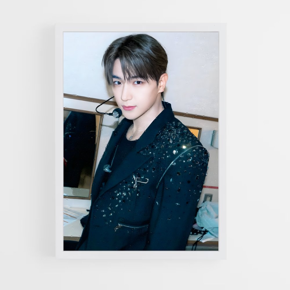 ap-hyunjae-9 cadre Blanc