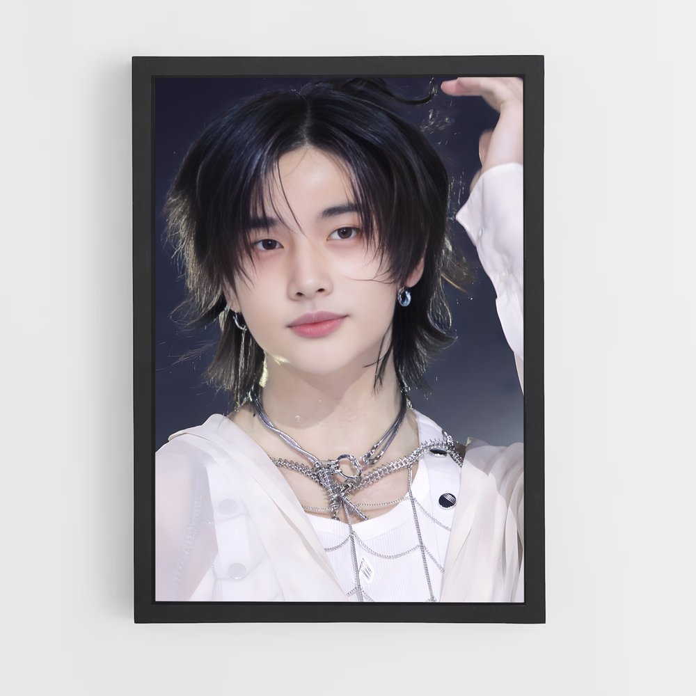 ap-hyunjin-10 cadre Noir
