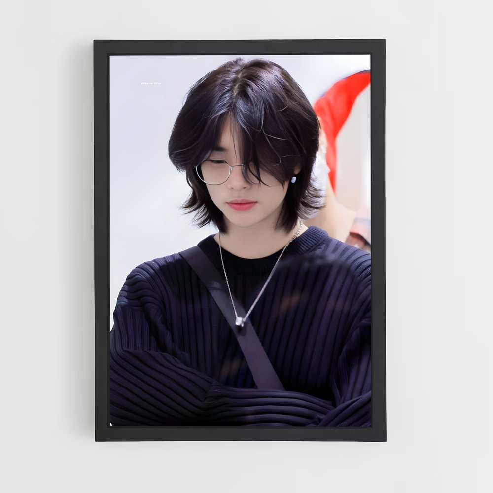 ap-hyunjin-11 cadre Noir