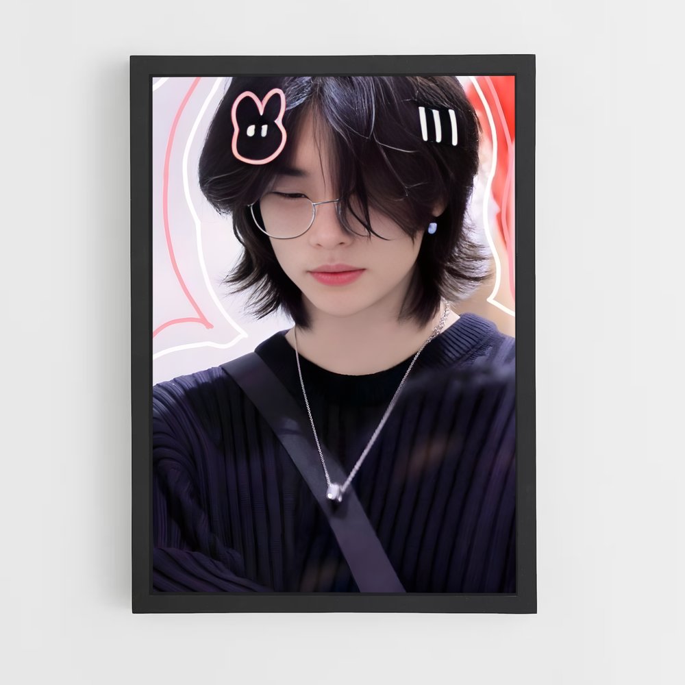 ap-hyunjin-2 cadre Noir