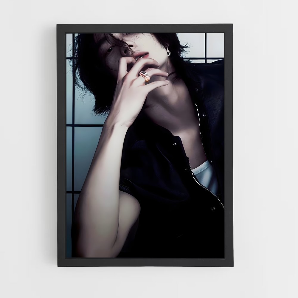 ap-hyunjin-7 cadre Noir
