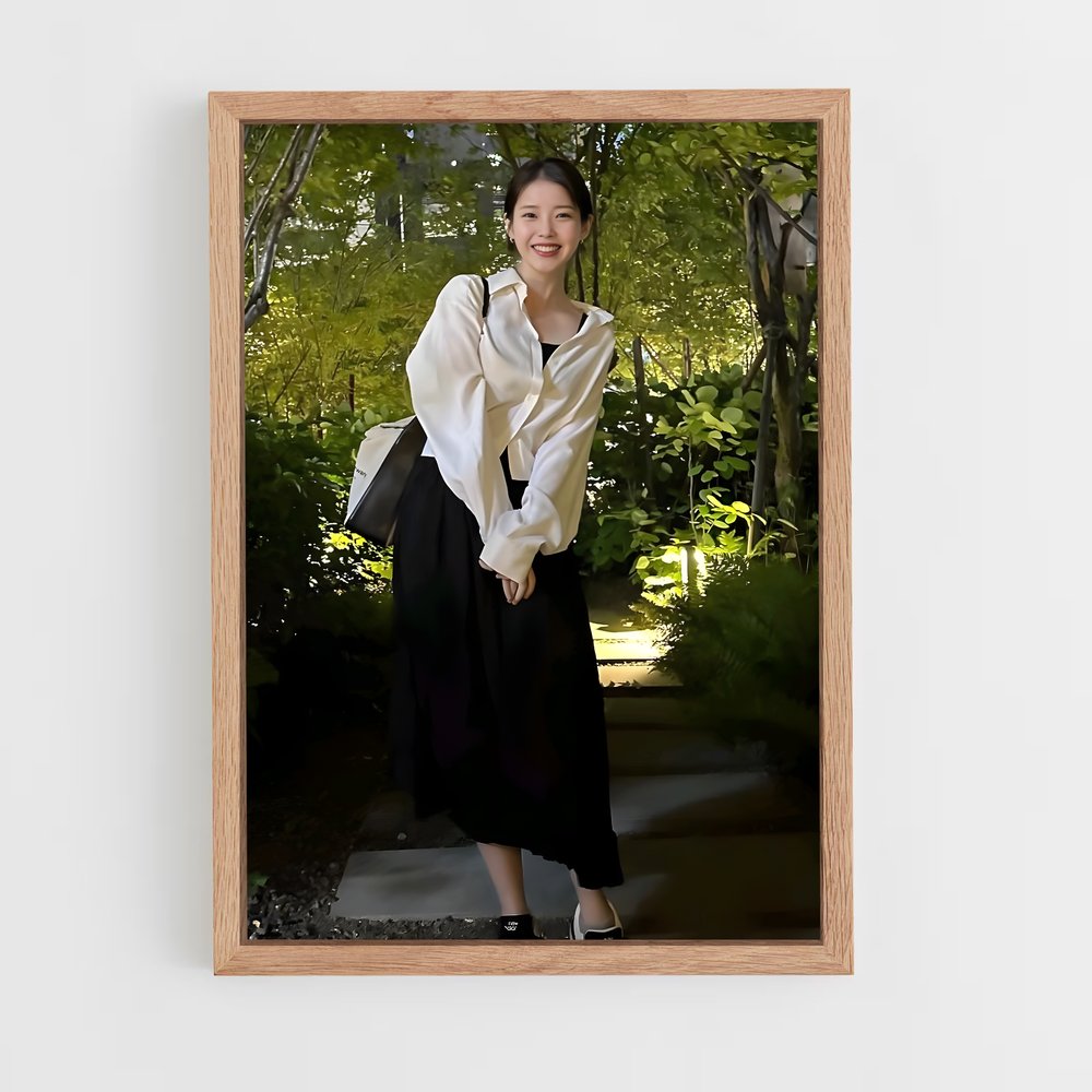 ap-iu lee ji-eun-14 cadre Bois clair