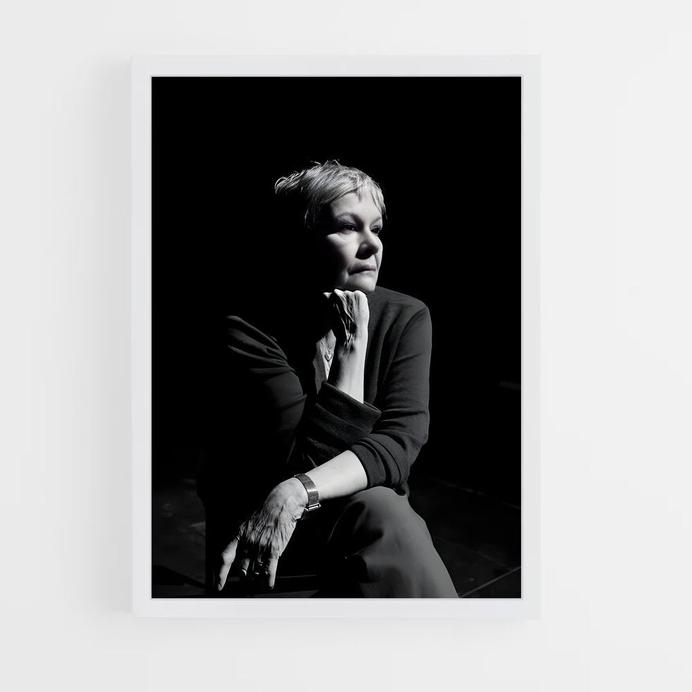 ap-judi dench-5 cadre Blanc