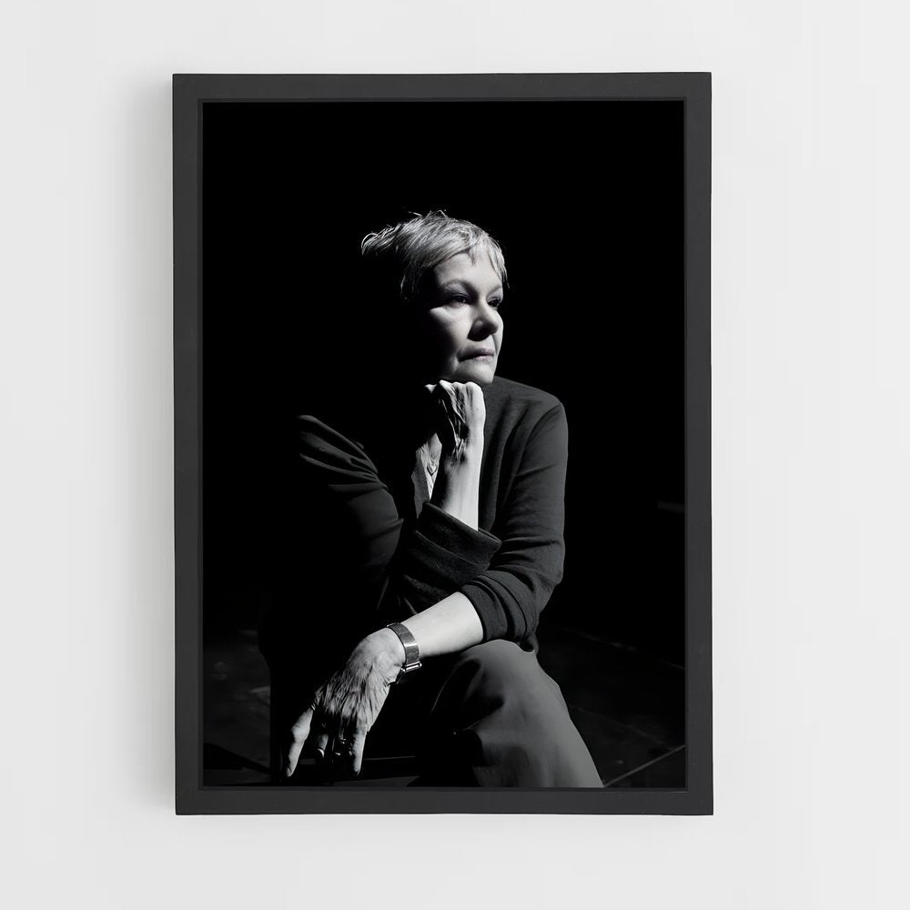 ap-judi dench-5 cadre Noir