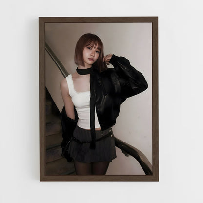 ap-kim chaewon-6 cadre Bois foncé