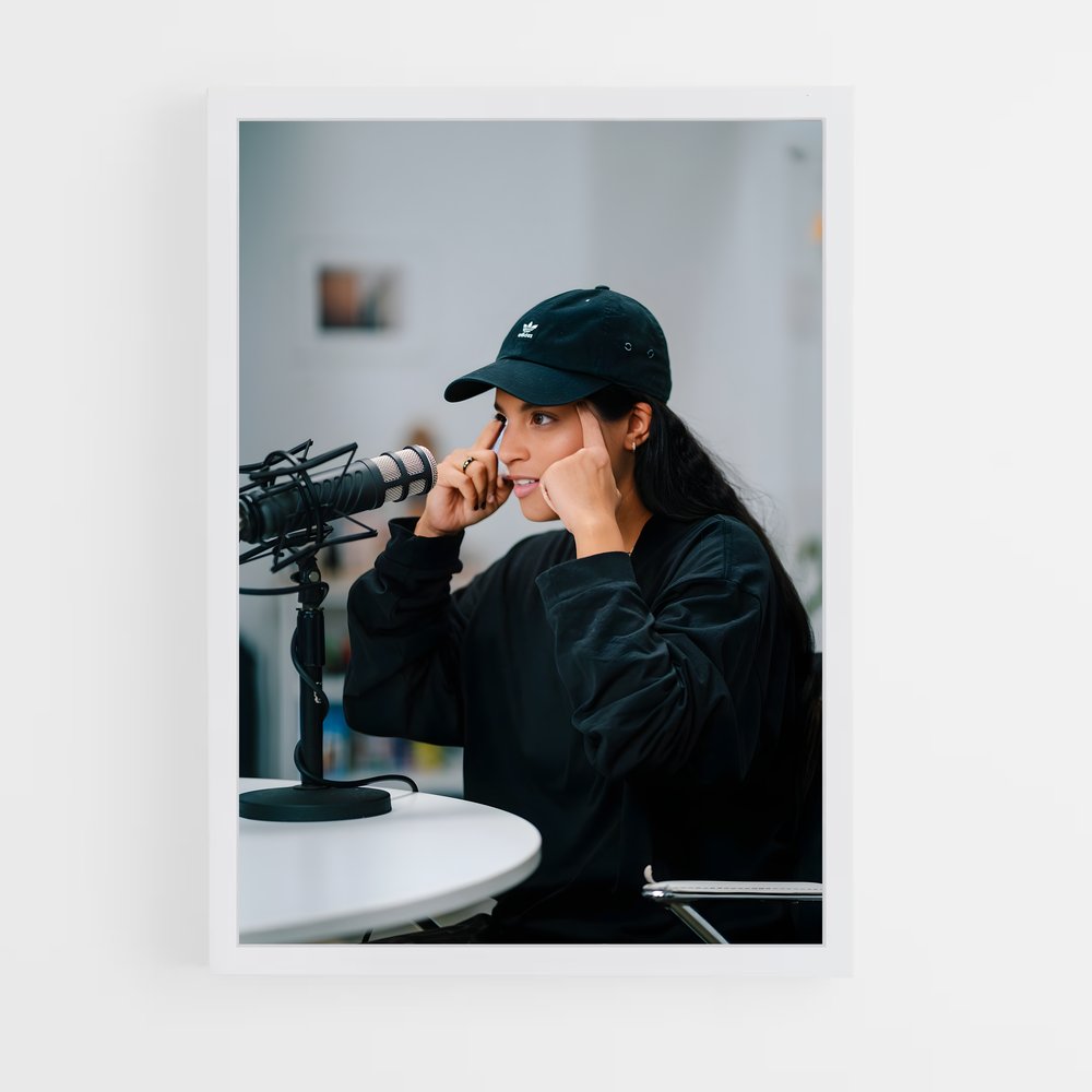 ap-lilly singh-4 cadre Blanc