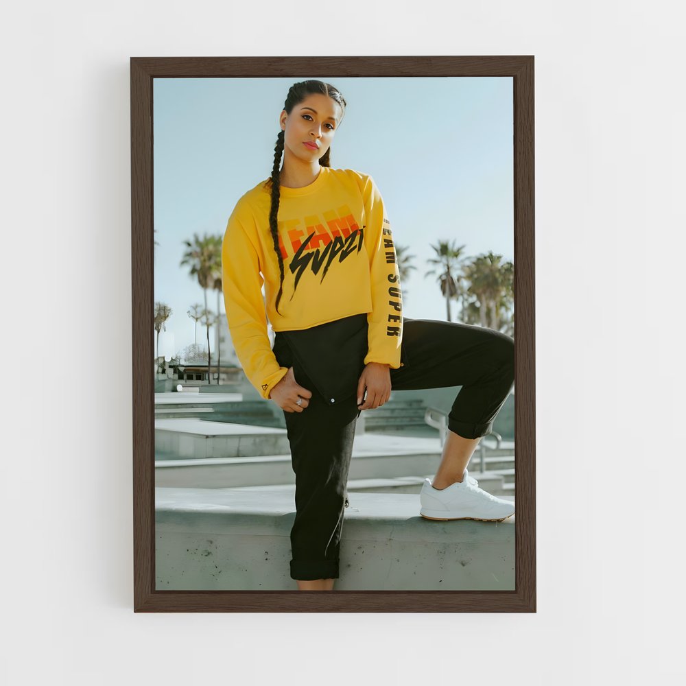 ap-lilly singh-5 cadre Bois foncé