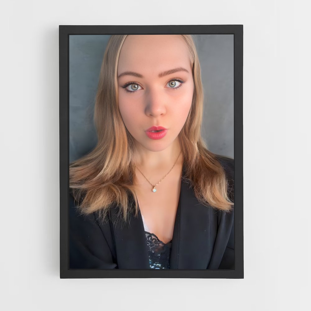 ap-naomi seibt-1 cadre Noir