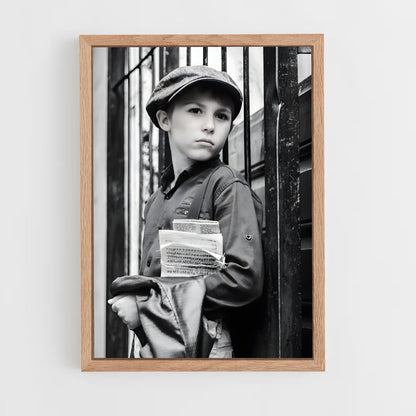 ap-newspaper boy-4 cadre Bois clair