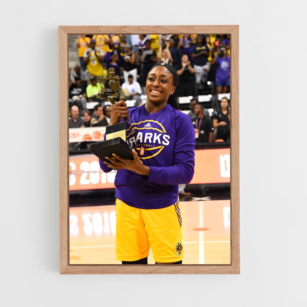 ap-nneka ogwumike-1 cadre Bois clair
