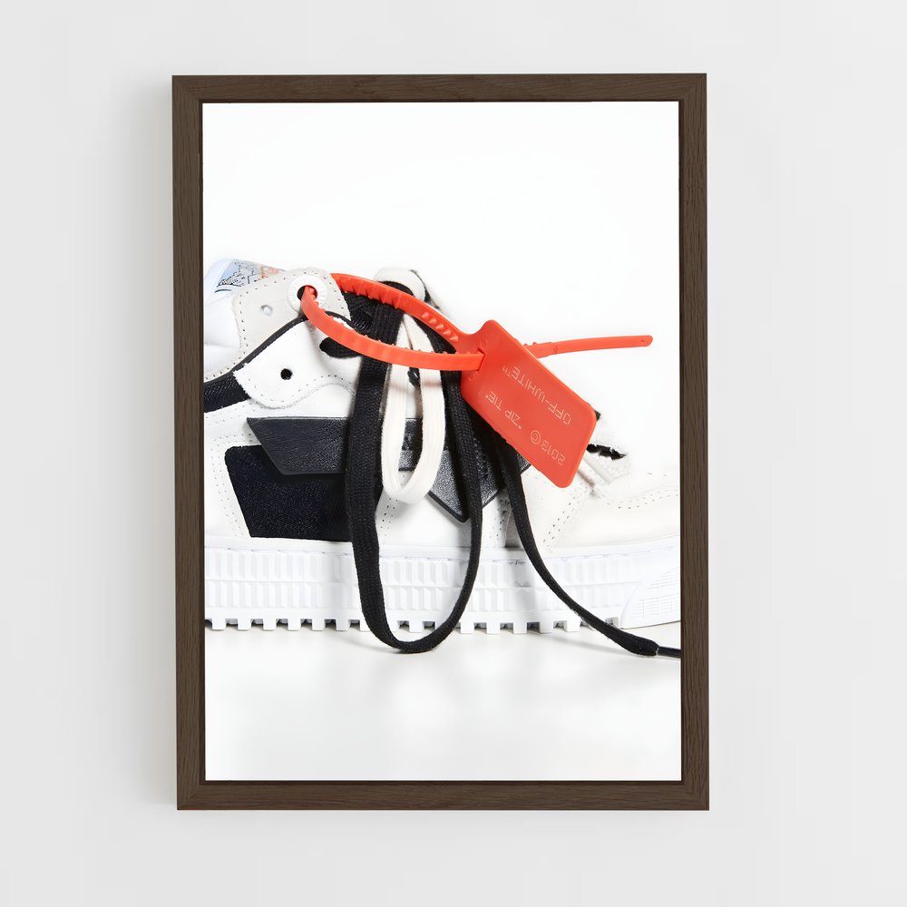 ap-off-white-9 cadre Bois foncé