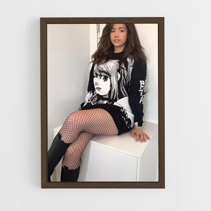 ap-pokimane-5 cadre Bois foncé