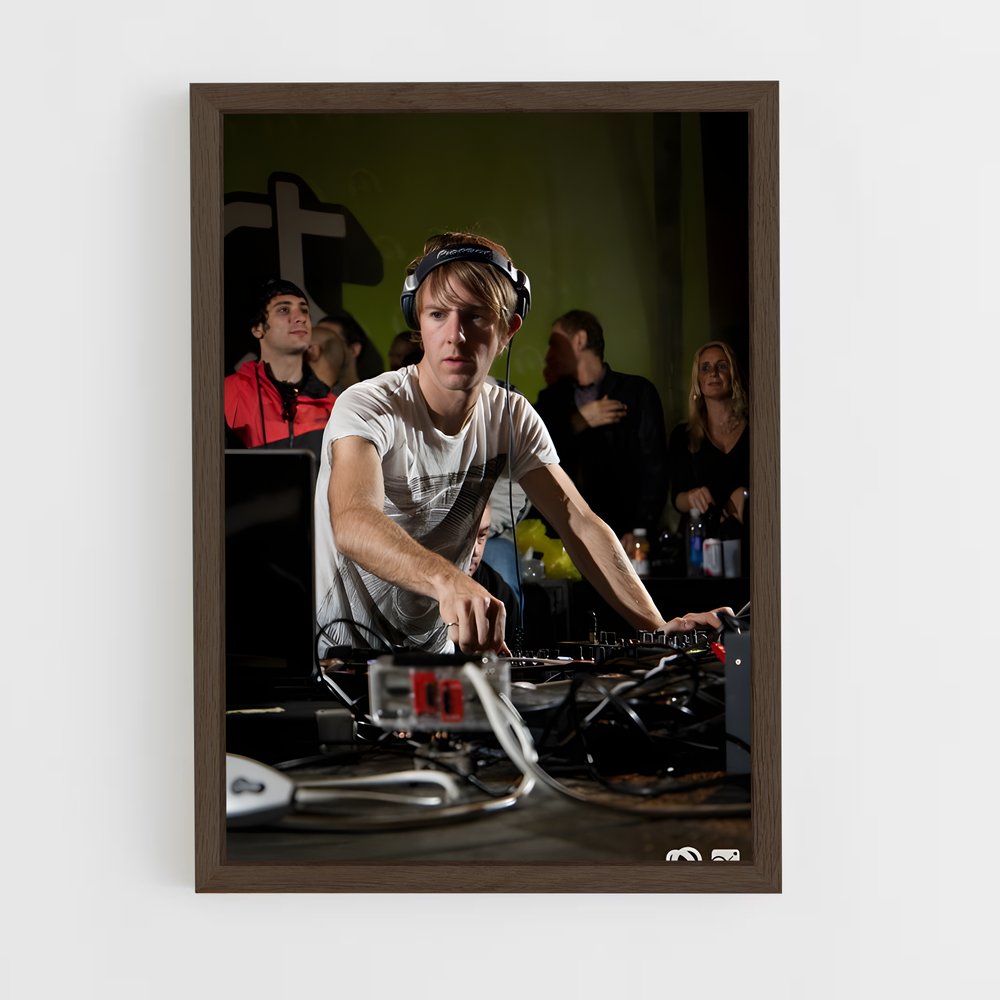 ap-richie hawtin-1 cadre Bois foncé