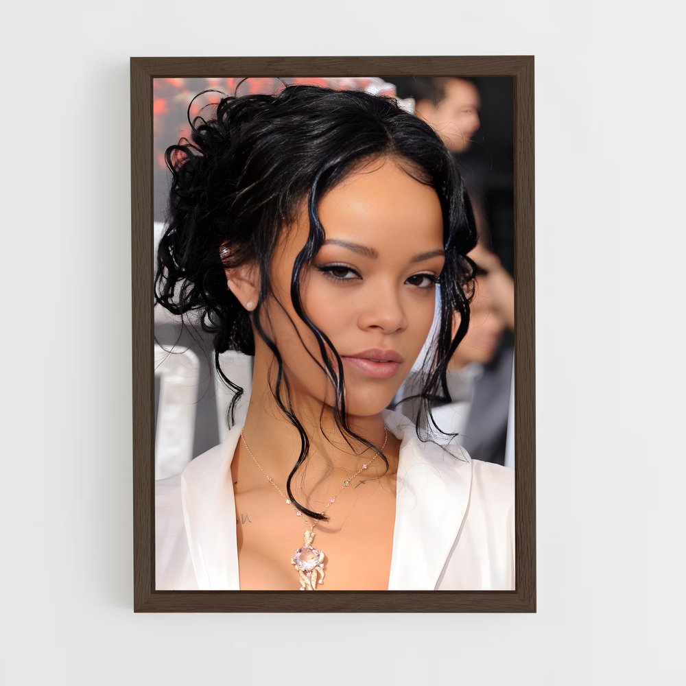 ap-rihanna-5 cadre Bois foncé