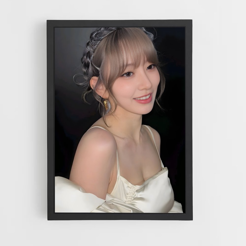 ap-sakura miyawaki-1 cadre Noir